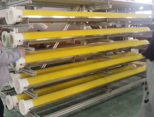 CeraCAT® Ceramic Catalytic Filter for dust removal (dedust), denitration (denox), desulfurization (desox) and dioxin elimination in gas treatment插图6 Deep-immersion-of-ceramic-catalytic-filter-tube